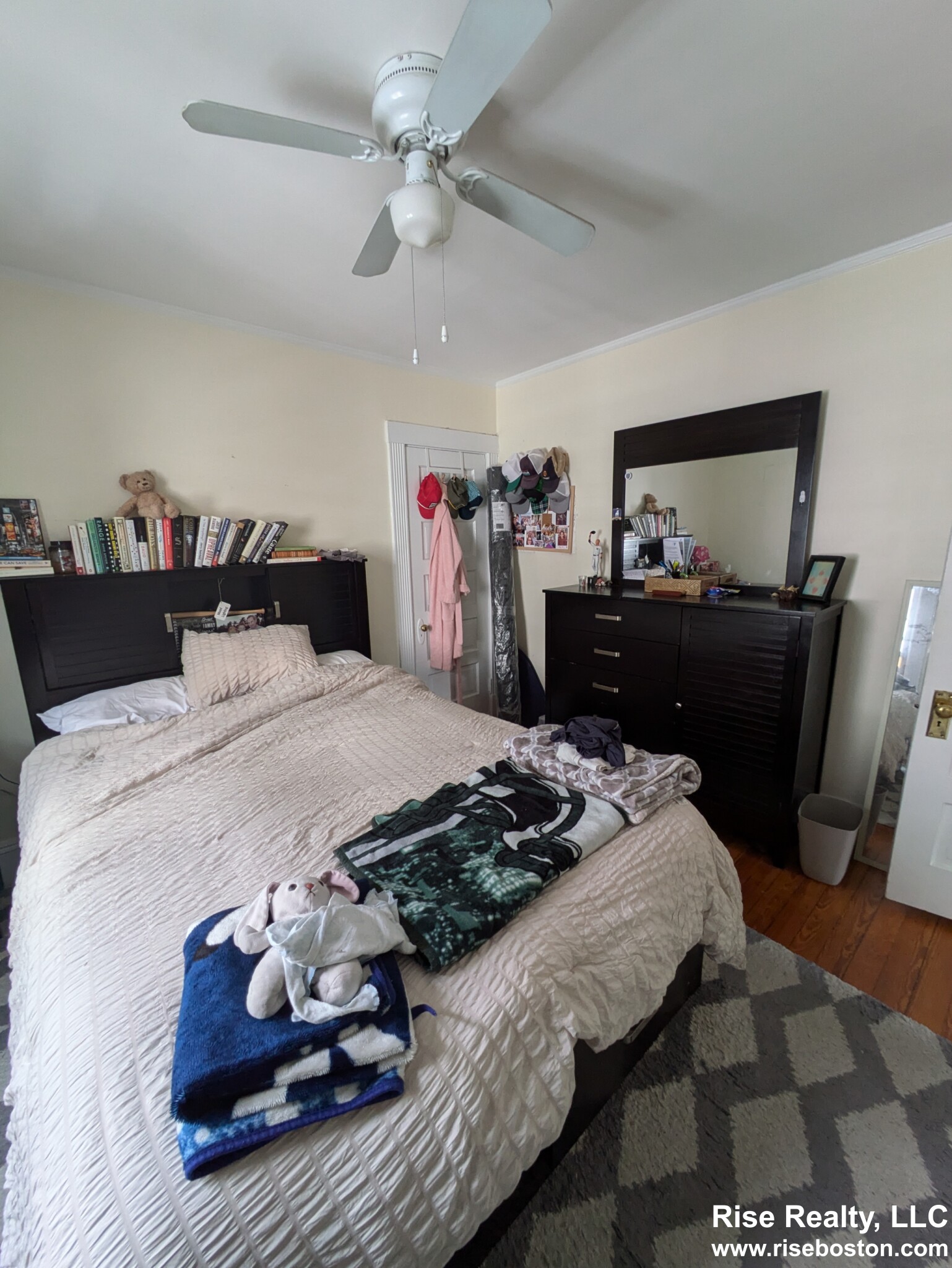 3 bed, 1 bath apartment for rent at 51 Montfern Ave Unit 3, Oak Square — photo 10 of 14