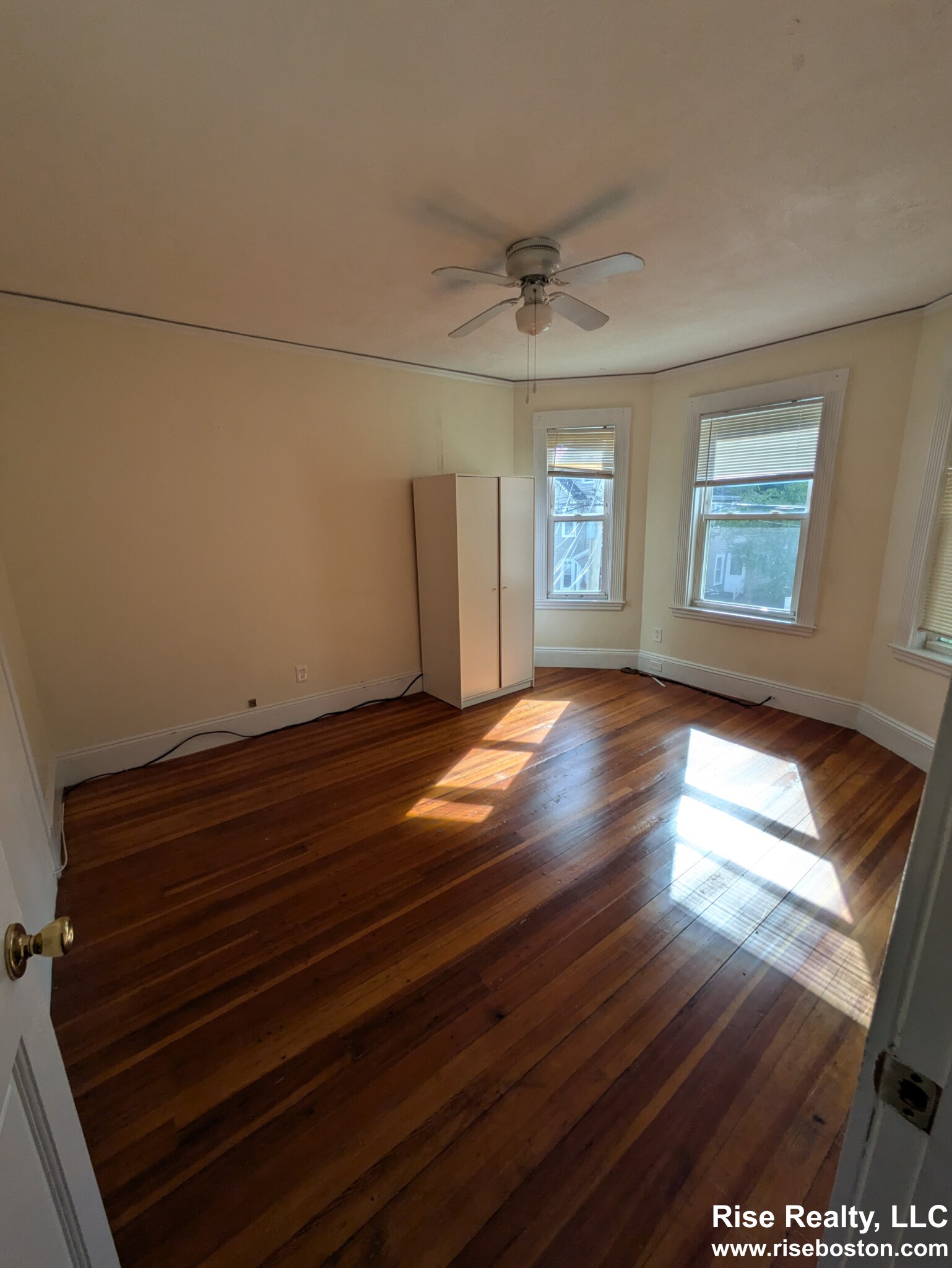 3 bed, 1 bath apartment for rent at 51 Montfern Ave Unit 3, Oak Square — photo 9 of 14