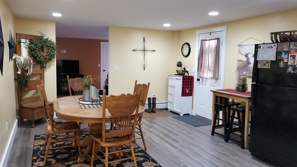 3 bed, 1 bath apartment for rent at 51 Moore Rd Unit 1, New Braintree — photo 4 of 42