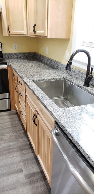 3 bed, 1 bath apartment for rent at 51 Moore Rd Unit 1, New Braintree — photo 2 of 42
