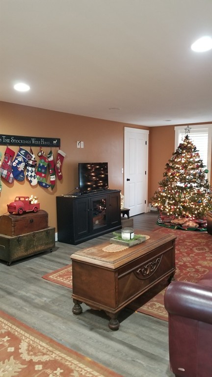 3 bed, 1 bath apartment for rent at 51 Moore Rd Unit 1, New Braintree — photo 12 of 42