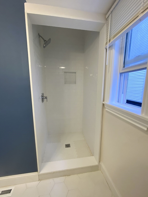 4 bed, 2 bath apartment for rent at 51 Moseley St Unit 1, Dorchester — photo 3 of 37