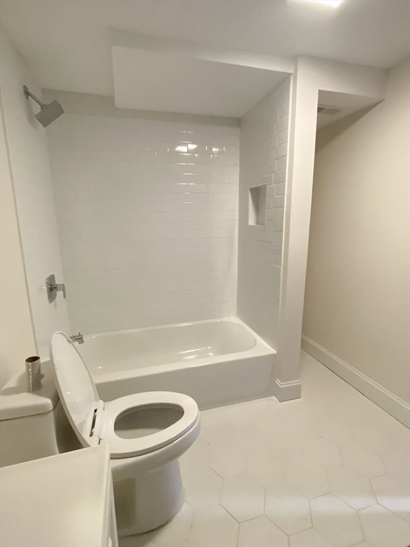 4 bed, 2 bath apartment for rent at 51 Moseley St Unit 1, Dorchester — photo 6 of 37