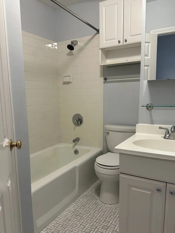 2 bed, 1 bath apartment for rent at 51 Mt Vernon St Unit 2, Beacon Hill — photo 12 of 13
