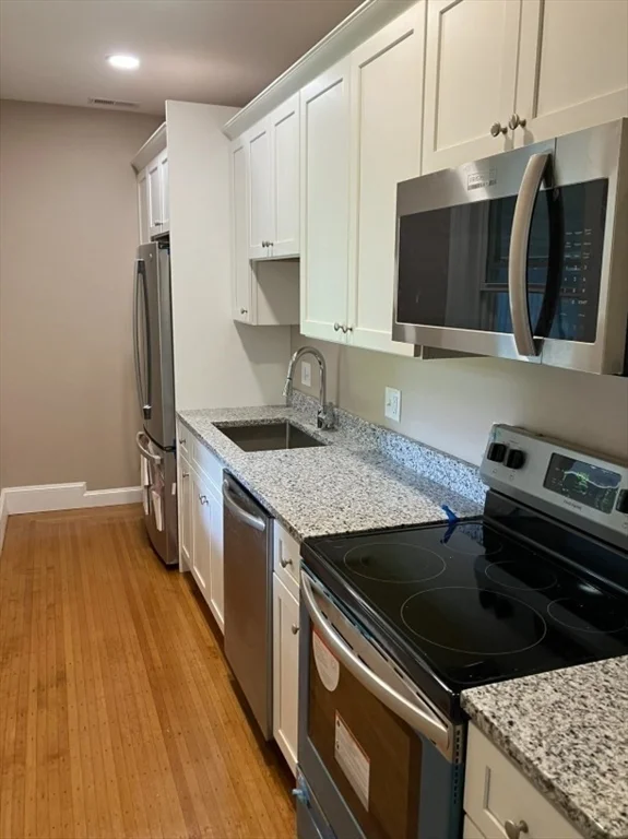 2 bed, 1 bath apartment for rent at 51 Mt Vernon Unit 1, Melrose — photo 4 of 8