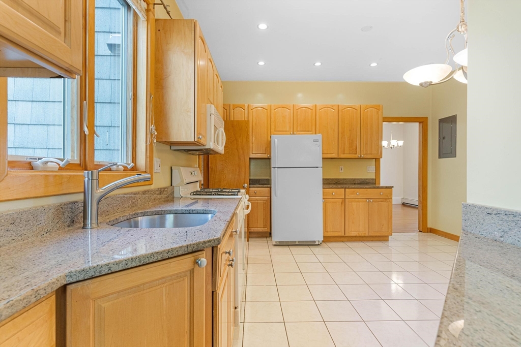2 bed, 1 bath apartment for rent at 51 Newbury St Unit 1, Teele Square — photo 7 of 19