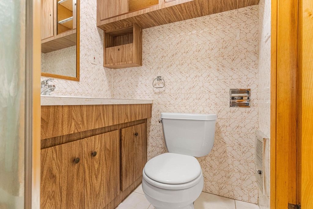 2 bed, 1 bath apartment for rent at 51 Newbury St Unit 1, Teele Square — photo 15 of 19