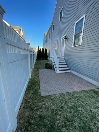 3 bed, 2 bath apartment for rent at 51 Oak St Unit 51, Needham — photo 16 of 16