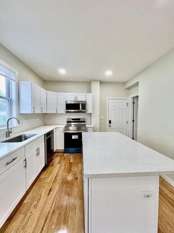 3 bed, 1 bath apartment for rent at 51 Paris Unit 2, Everett — photo 2 of 14