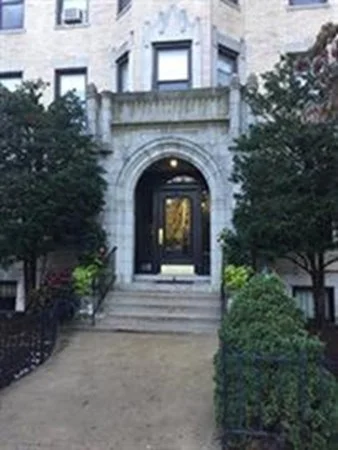 1 bed, 1 bath apartment for rent at 51 Park Dr Unit 1, Fenway — photo 2 of 15