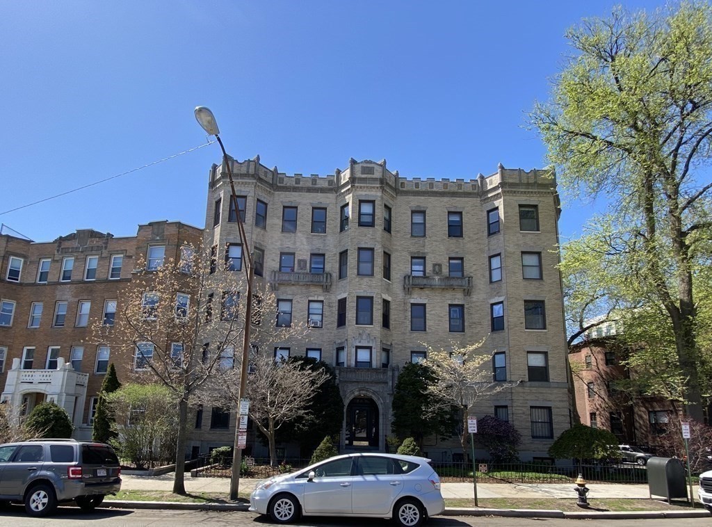 1 bed, 1 bath apartment for rent at 51 Park Dr Unit 16, Fenway
