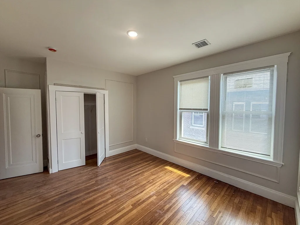 5 bed, 2 bath apartment for rent at 51 Pasadena Unit 2, Dorchester — photo 12 of 15