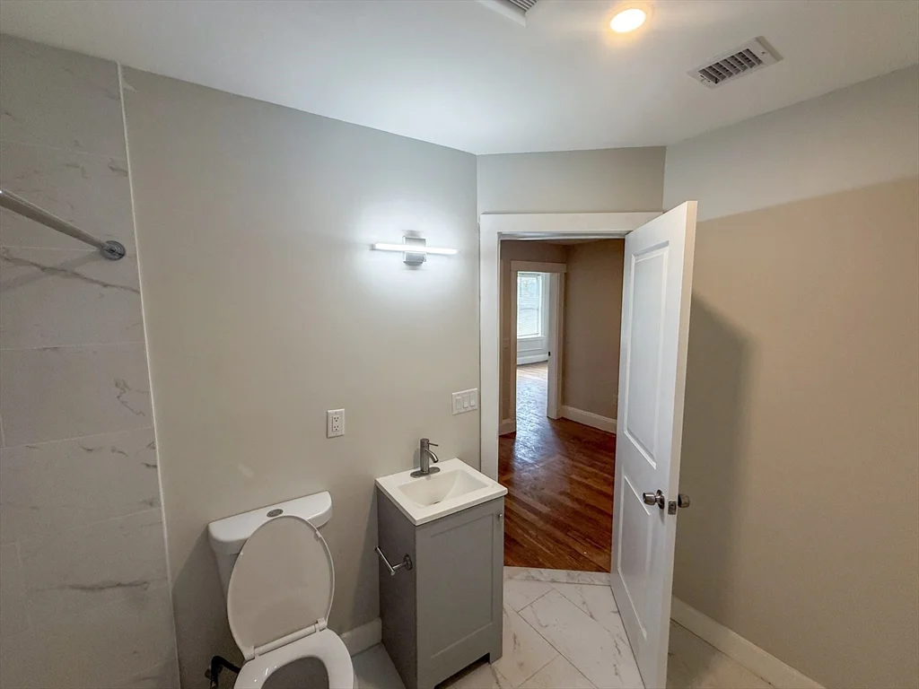 5 bed, 2 bath apartment for rent at 51 Pasadena Unit 2, Dorchester — photo 13 of 15