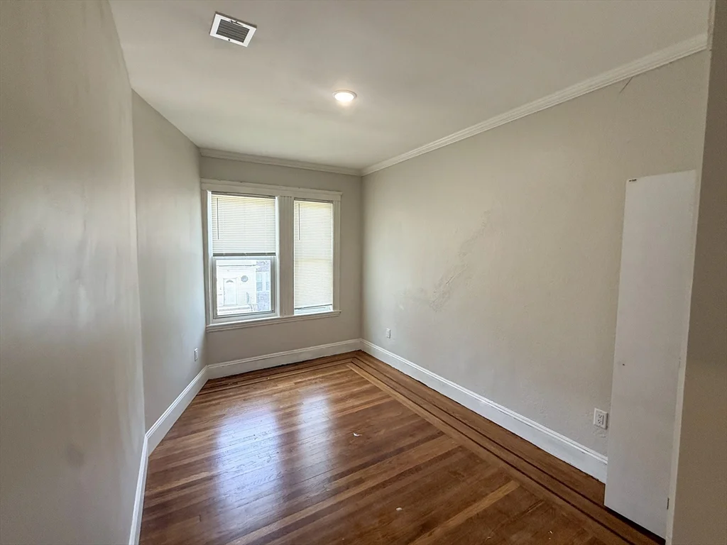 5 bed, 2 bath apartment for rent at 51 Pasadena Unit 2, Dorchester — photo 9 of 15