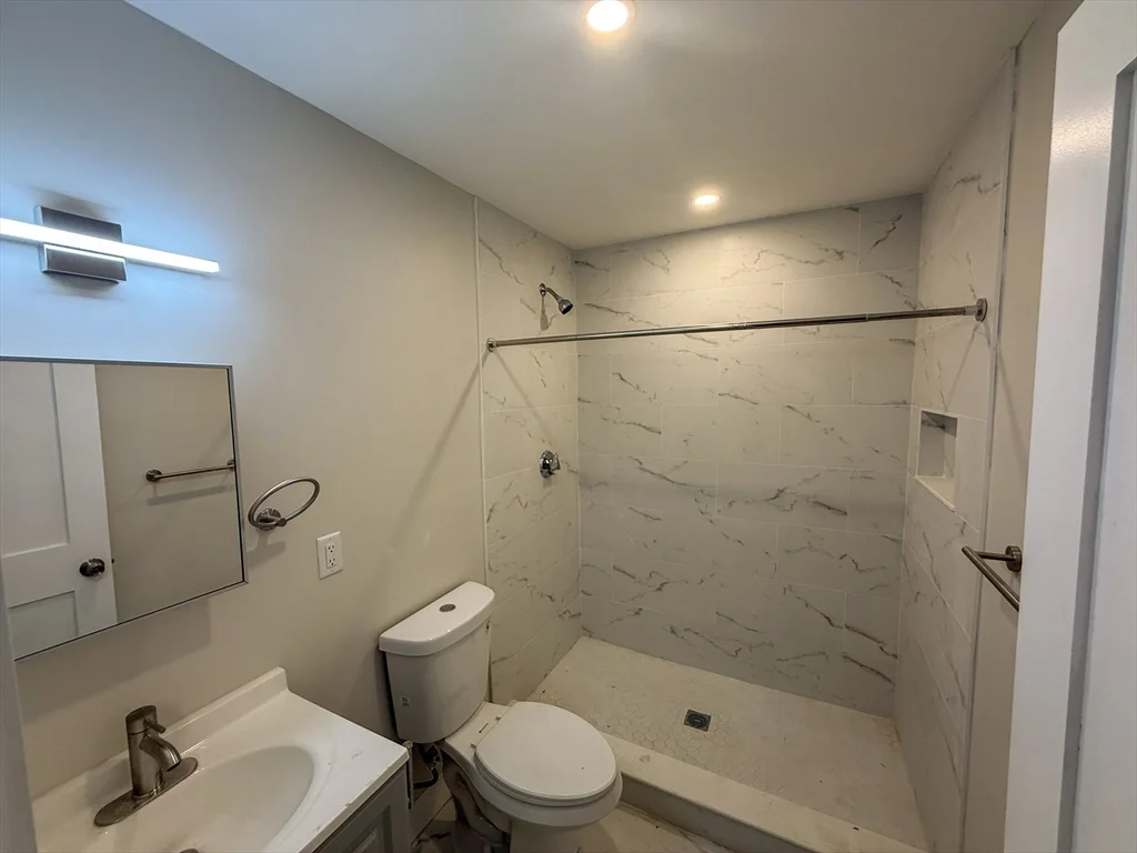 5 bed, 2 bath apartment for rent at 51 Pasadena Unit 2, Dorchester — photo 14 of 15