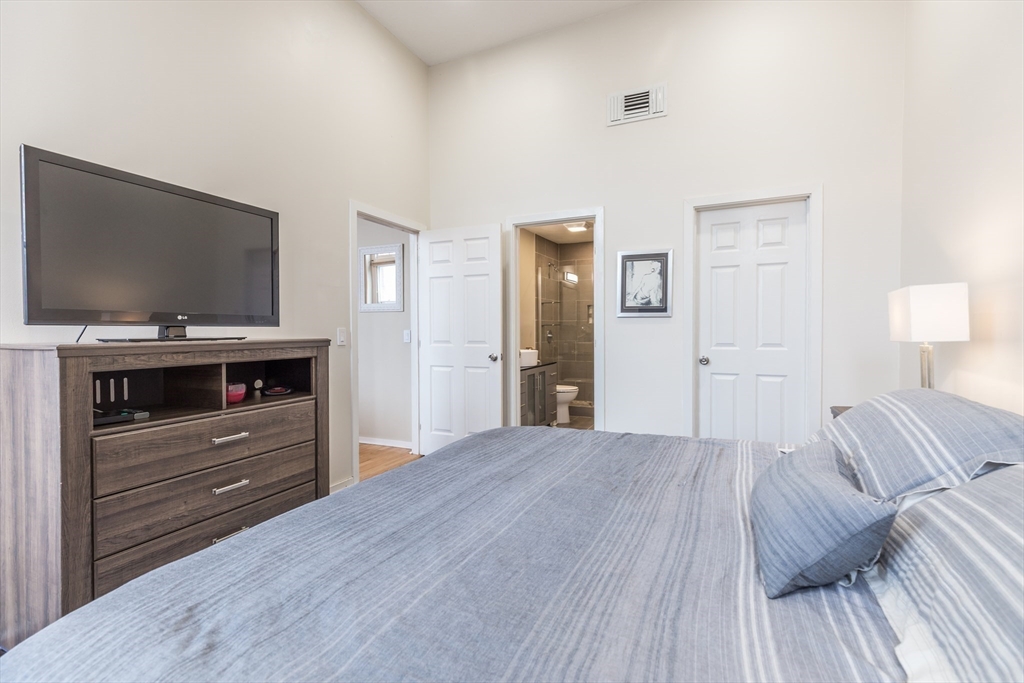2 bed, 2 bath apartment for rent at 51 Pettee St Unit 28, Newton Upper Falls — photo 8 of 14