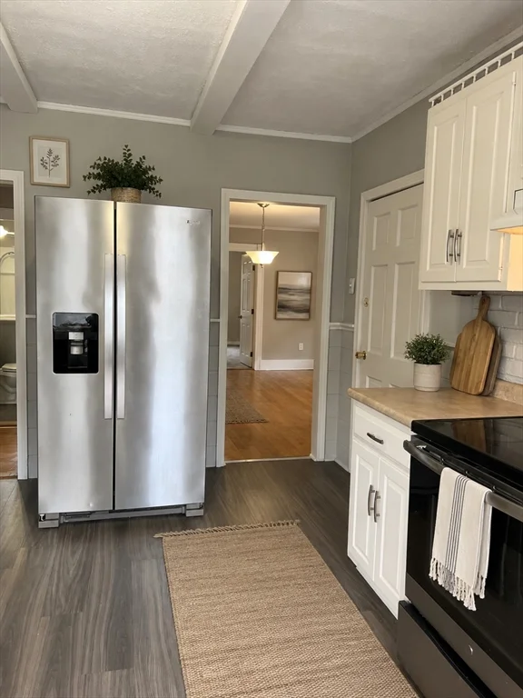 3 bed, 1 bath apartment for rent at 51 Pine Unit 2, Fitchburg — photo 2 of 12