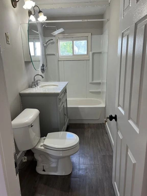 3 bed, 1 bath apartment for rent at 51 Pine Unit 2, Fitchburg — photo 9 of 12