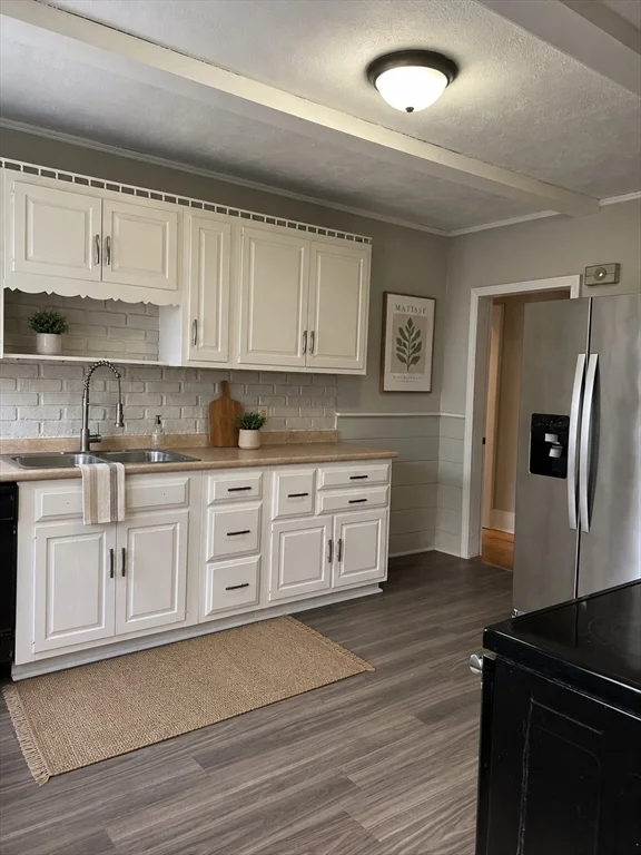 3 bed, 1 bath apartment for rent at 51 Pine Unit 2, Fitchburg