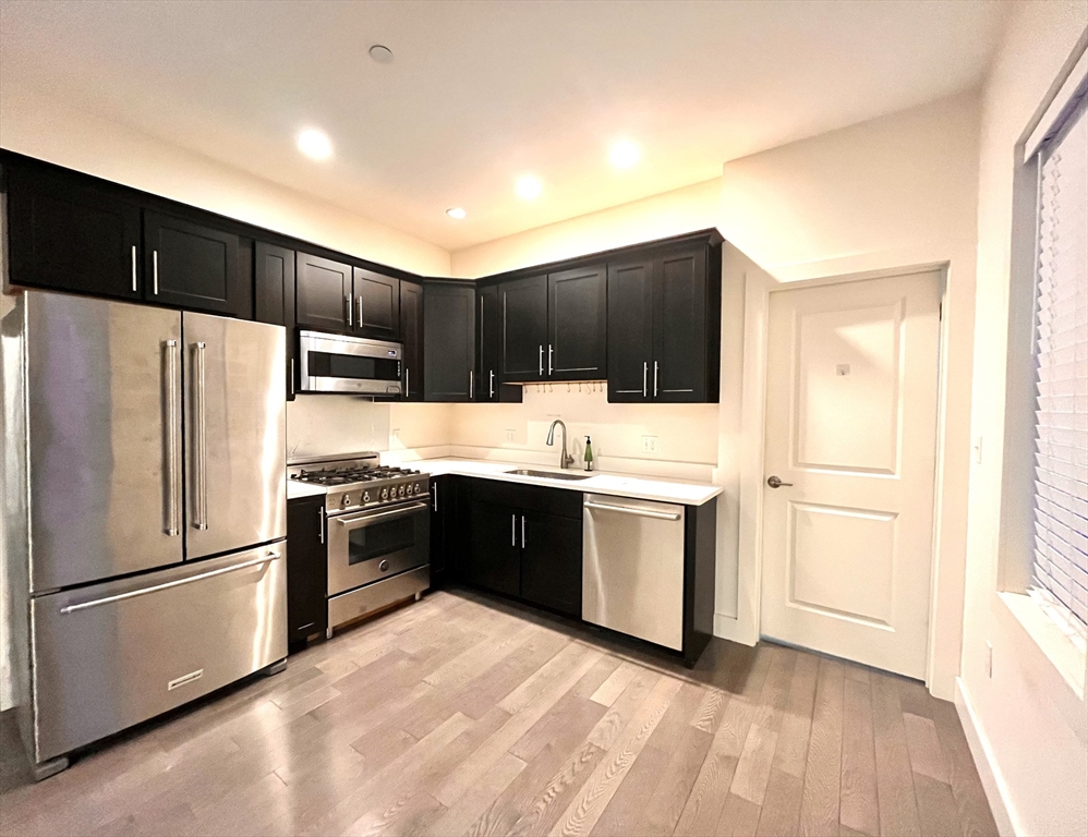 2 bed, 2 bath apartment for rent at 51 Pitman St Unit 02, Spring Hill — photo 1 of 14
