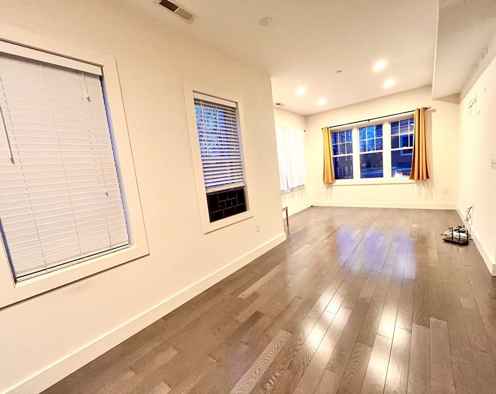 2 bed, 2 bath apartment for rent at 51 Pitman St Unit 02, Spring Hill — photo 4 of 14