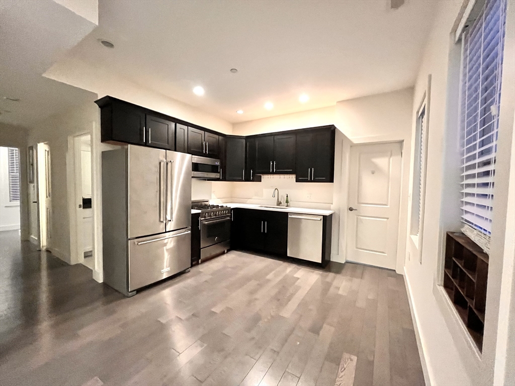 2 bed, 2 bath apartment for rent at 51 Pitman St Unit 02, Spring Hill — photo 2 of 14
