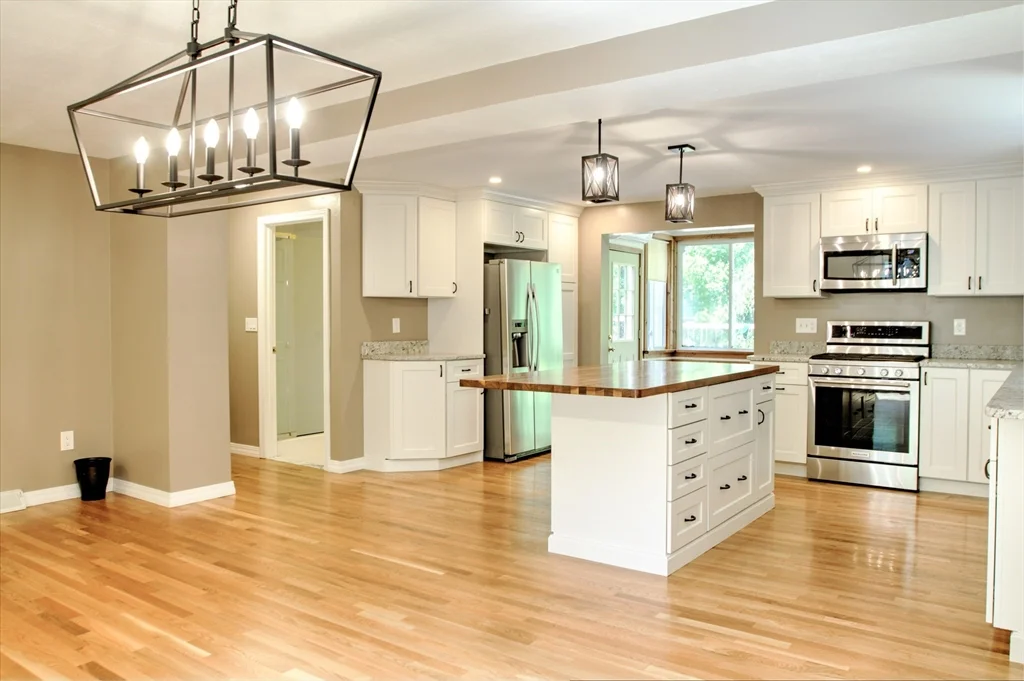 3 bed, 2 bath apartment for rent at 51 Pleasant St, Westford — photo 6 of 25