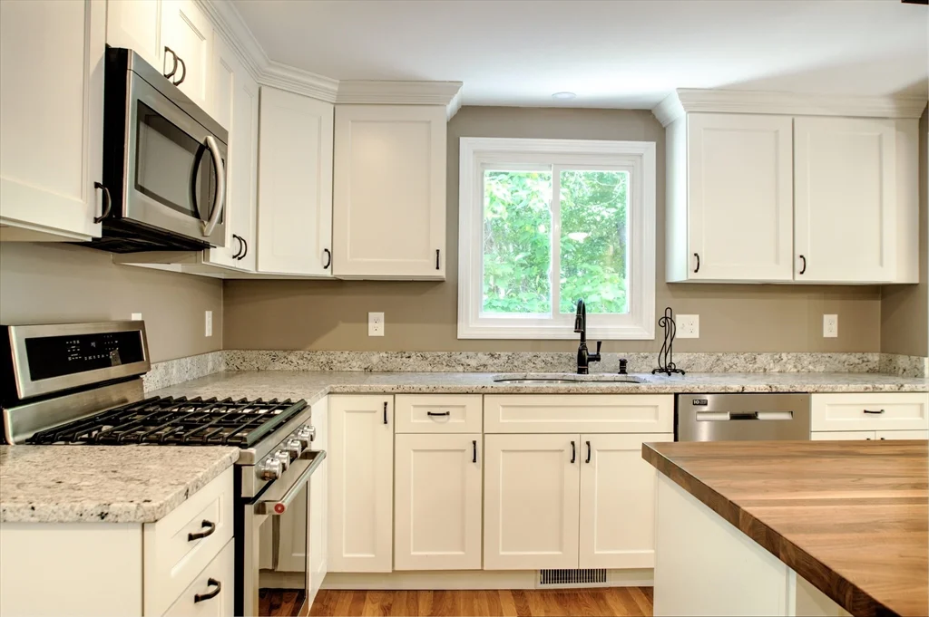 3 bed, 2 bath apartment for rent at 51 Pleasant St, Westford — photo 9 of 25
