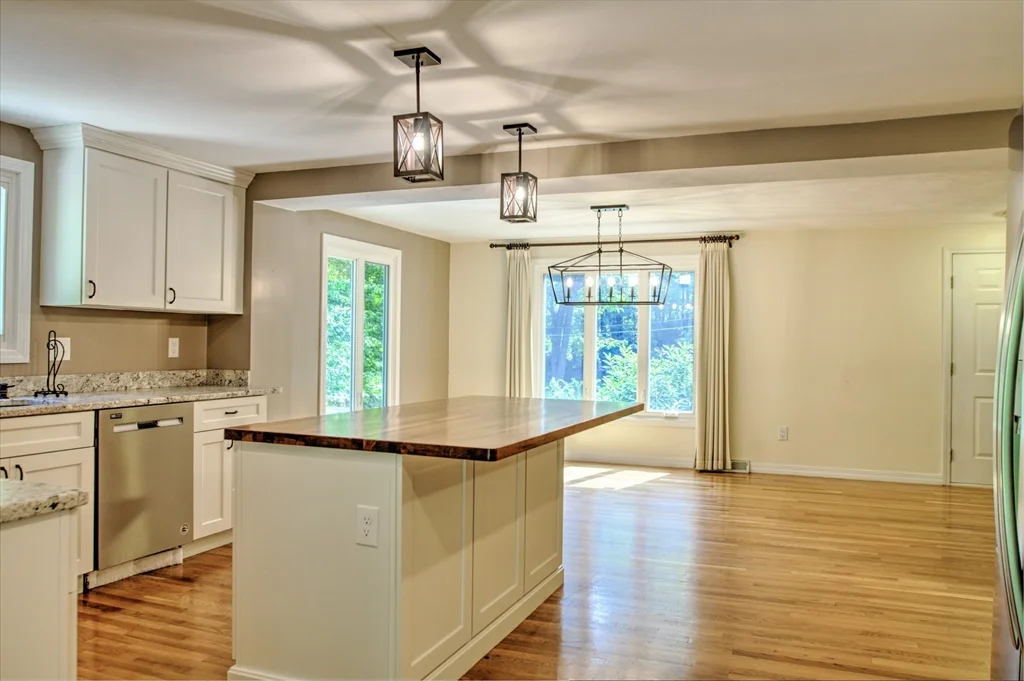 3 bed, 2 bath apartment for rent at 51 Pleasant St, Westford — photo 10 of 25