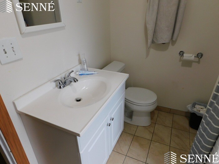 4.5 bed, 2 bath apartment for rent at 51 Porter Rd Unit 1, North Cambridge — photo 10 of 12