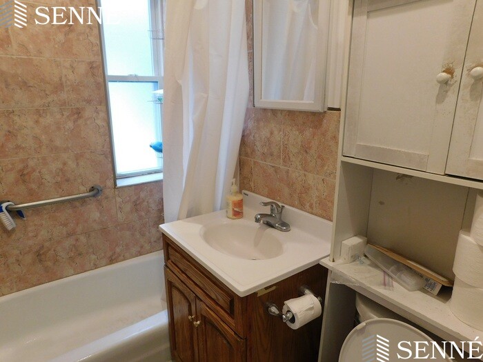 4.5 bed, 2 bath apartment for rent at 51 Porter Rd Unit 1, North Cambridge — photo 11 of 12