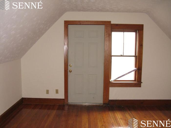 4.5 bed, 2 bath apartment for rent at 51 Porter Rd Unit 1, North Cambridge — photo 7 of 12