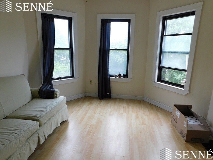 4.5 bed, 2 bath apartment for rent at 51 Porter Rd Unit 1, North Cambridge — photo 3 of 12