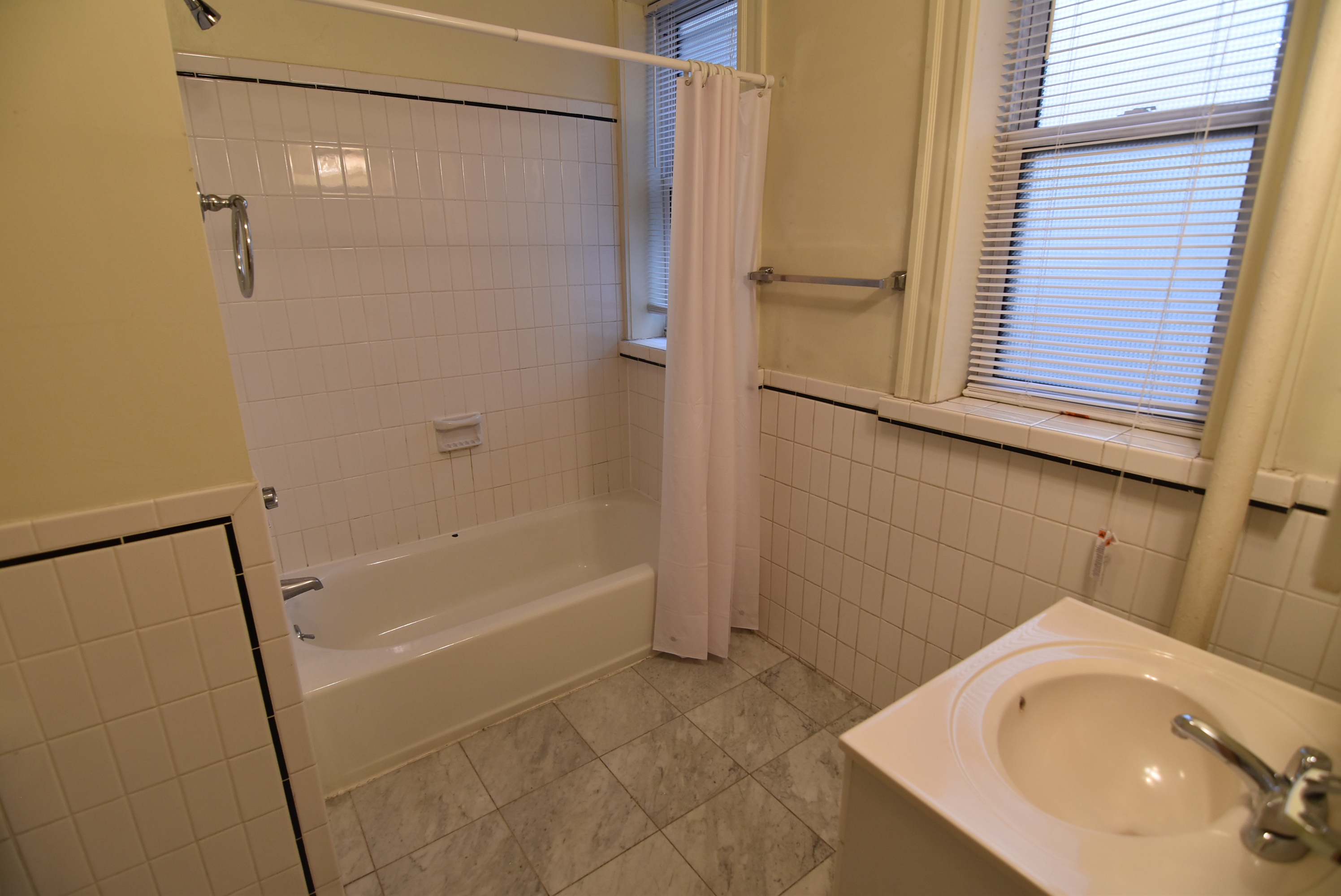1 bed, 1 bath apartment for rent at 51 Queensberry St Unit 2, Fenway — photo 9 of 11