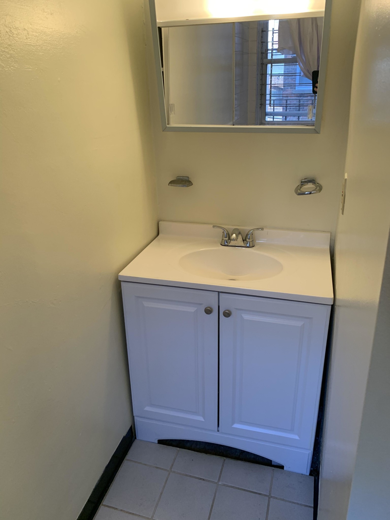 Studio bed, 1 bath apartment for rent at 51 Queensberry St Unit 3, Fenway — photo 5 of 9