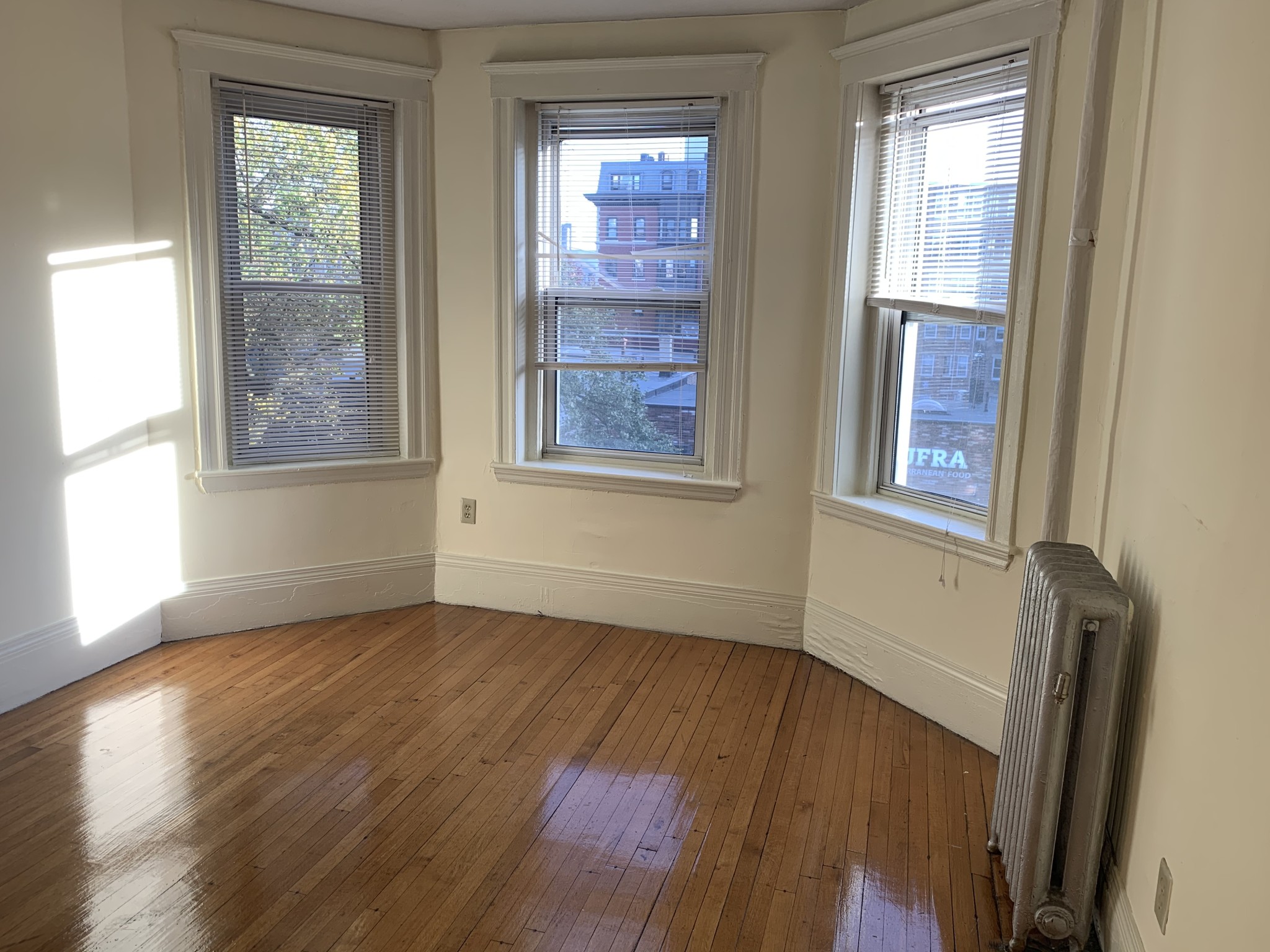 Studio bed, 1 bath apartment for rent at 51 Queensberry St Unit 3, Fenway