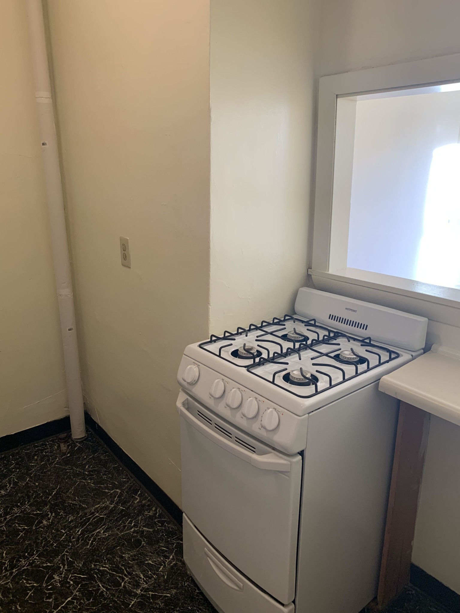 Studio bed, 1 bath apartment for rent at 51 Queensberry St Unit 3, Fenway — photo 4 of 9
