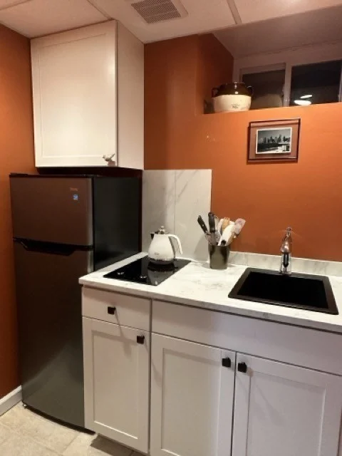 Studio bed, 1 bath apartment for rent at 51 Rangeley Rd Unit 1, Arlington — photo 5 of 19