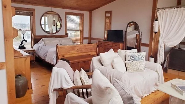 3 bed, 3 bath apartment for rent at 51 Reservation Terr Unit WINTER, Plum Island — photo 13 of 17