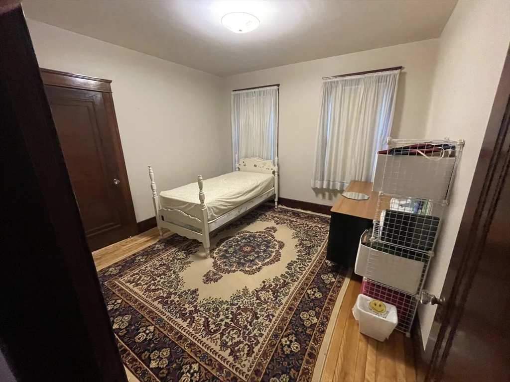 3 bed, 1 bath apartment for rent at 51 Richmond Ave Unit 1, West Side — photo 13 of 17