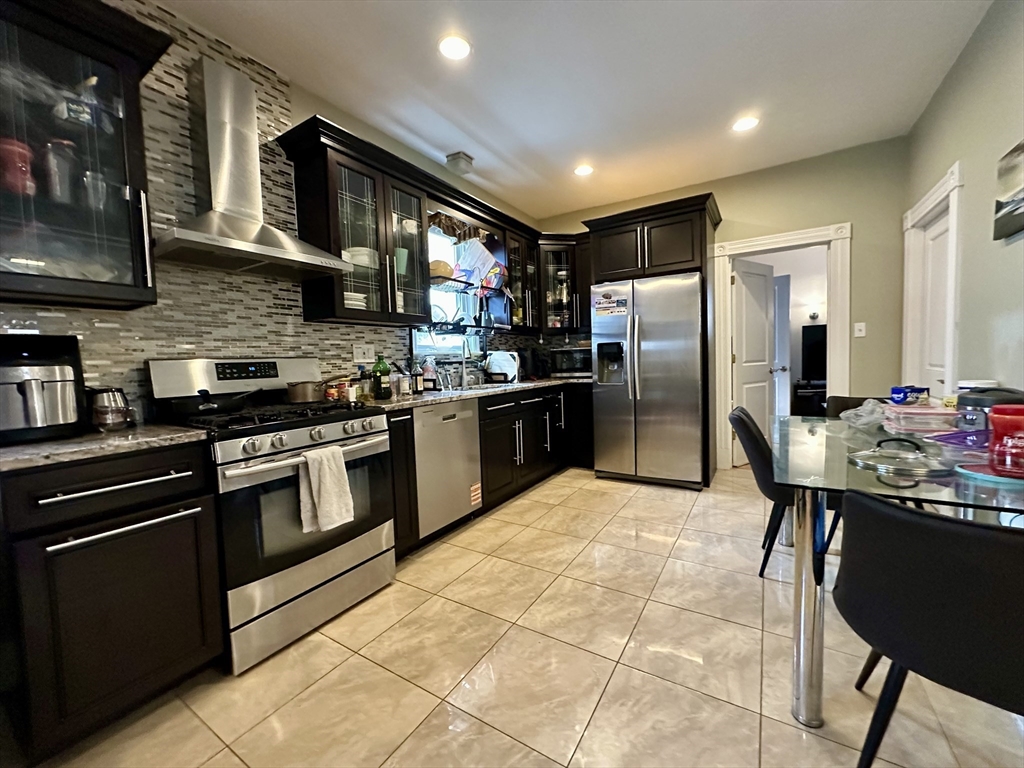 3 bed, 2 bath apartment for rent at 51 Rindge Ave Unit 51, North Cambridge — photo 1 of 9