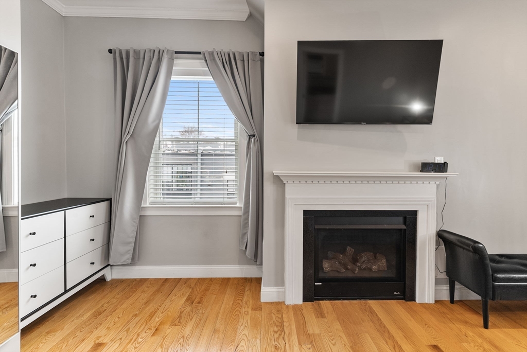 3 bed, 2 bath apartment for rent at 51 Robey Unit 51, Roxbury — photo 18 of 29