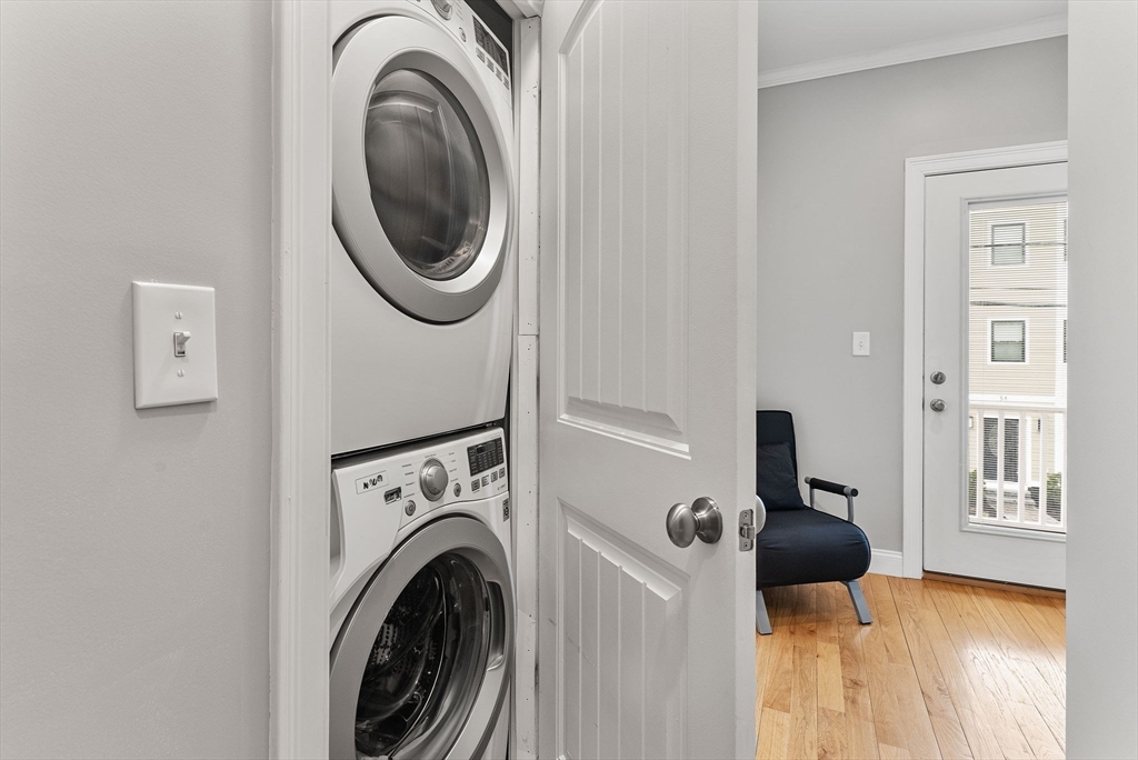 3 bed, 2 bath apartment for rent at 51 Robey Unit 51, Roxbury — photo 12 of 29
