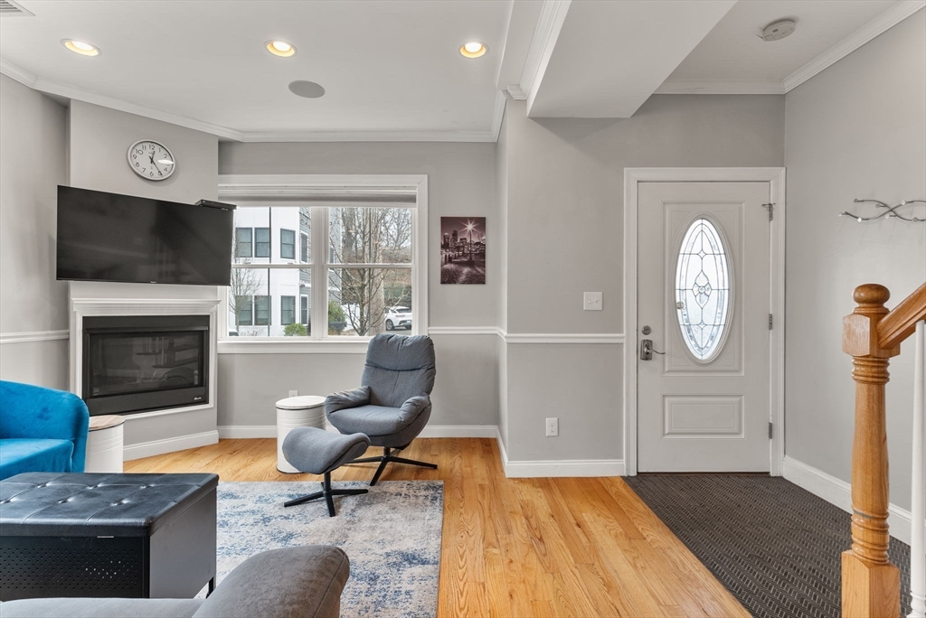 3 bed, 2 bath apartment for rent at 51 Robey Unit 51, Roxbury — photo 7 of 29