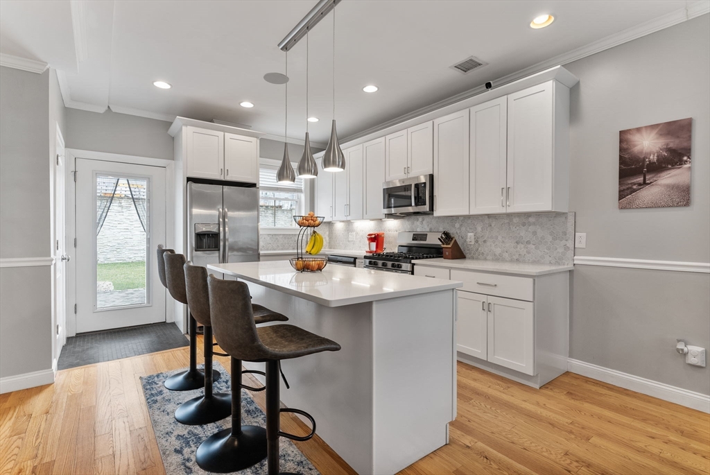 3 bed, 2 bath apartment for rent at 51 Robey Unit 51, Roxbury — photo 1 of 29