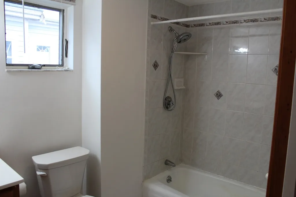2 bed, 1 bath apartment for rent at 51 School St Unit 2, Union Square — photo 6 of 8