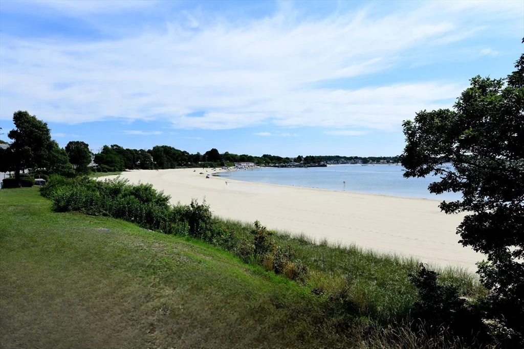 4 bed, 1 bath apartment for rent at 51 South Blvd Unit Weekly, Onset Bay — photo 3 of 31