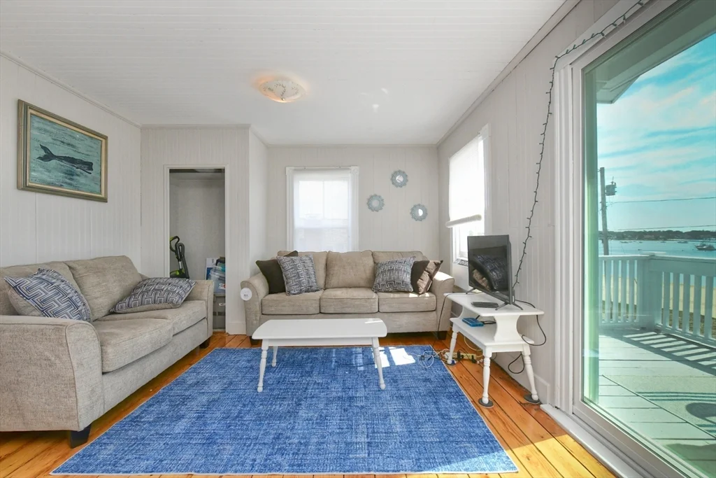 4 bed, 1 bath apartment for rent at 51 South Blvd Unit Weekly, Onset Bay — photo 9 of 31
