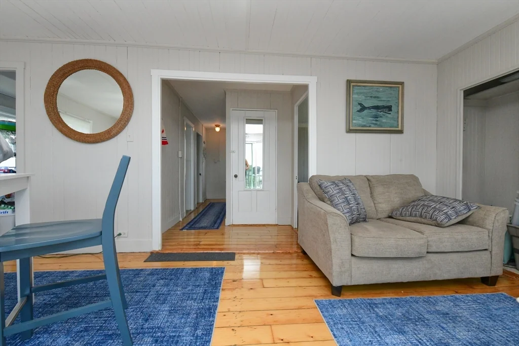 4 bed, 1 bath apartment for rent at 51 South Blvd Unit Weekly, Onset Bay — photo 10 of 31