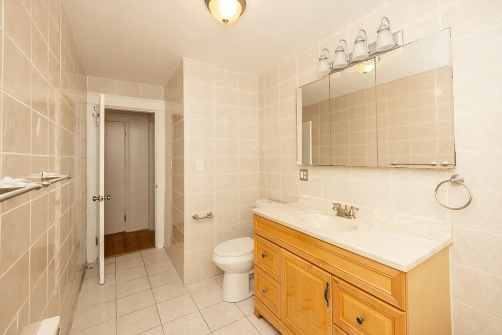 3 bed, 1 bath apartment for rent at 51 South Lenox St Unit 2, Worcester — photo 16 of 17
